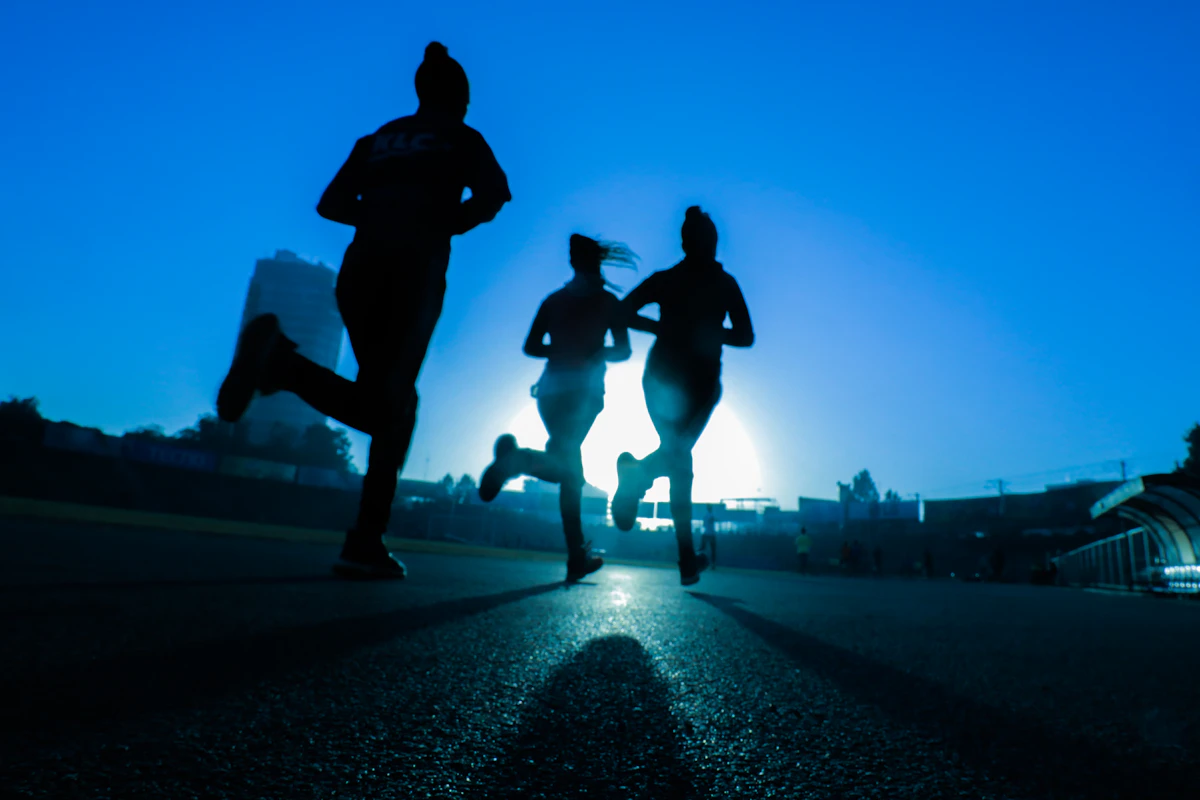 Runner returning to the track after sports physiotherapy in Hyderabad